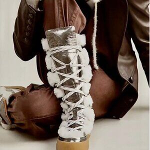 SOLD OUT Free People Wilder Mukluk Boots - Leather For Women - Size 10 - NIB